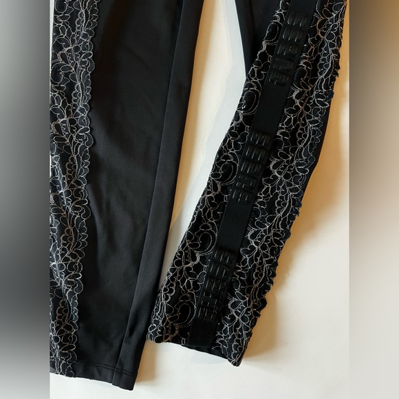 Guess track suit bottoms - Picture 6 of 11